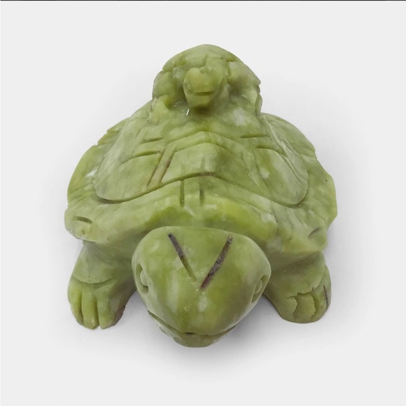 NEW Hand Carved Turtle with Baby Nephrite Jade Gemstone Figurine - Picture 3 of 4